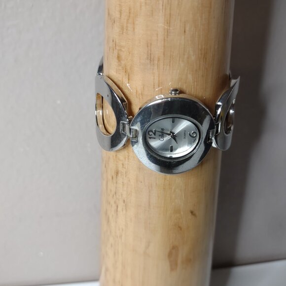 6.75 Inch Silver Tone Round Link Analog Watch - Picture 12 of 14